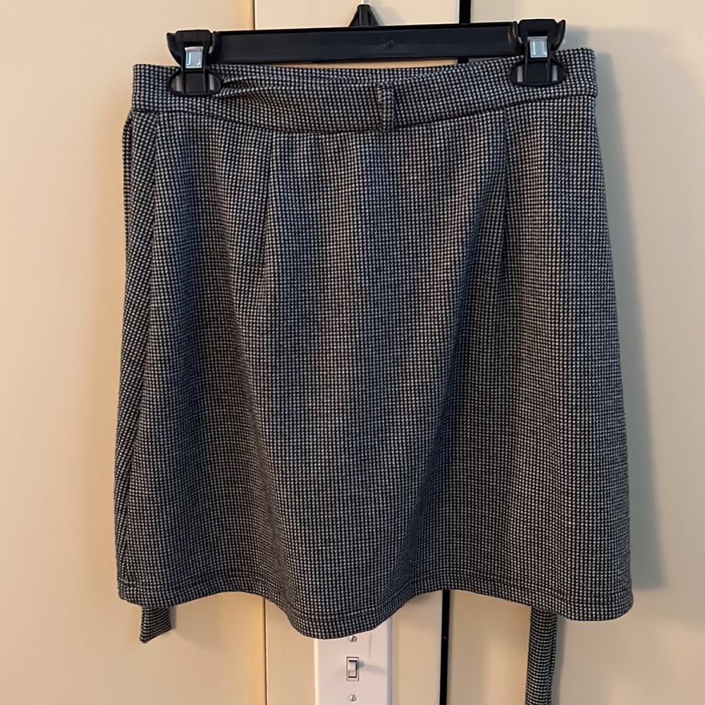 Skirt - Picture 2 of 2